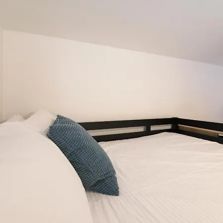 Lovely Studio Flat 2 Metro Stops From Colosseum Ρώμη