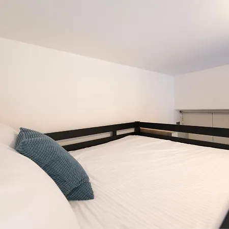 Lovely Studio Flat 2 Metro Stops From Colosseum Διαμέρισμα