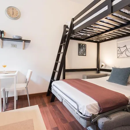 Lovely Studio Flat 2 Metro Stops From Colosseum Ρώμη