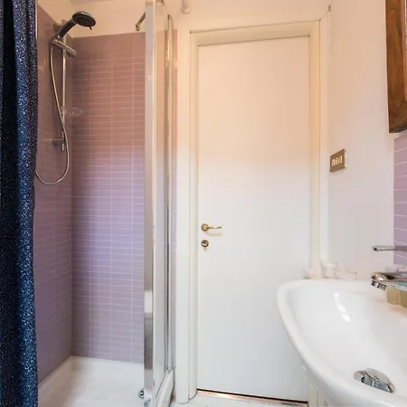 Διαμέρισμα Lovely Studio Flat 2 Metro Stops From Colosseum *