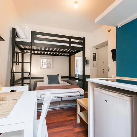 Διαμέρισμα Lovely Studio Flat 2 Metro Stops From Colosseum Ρώμη