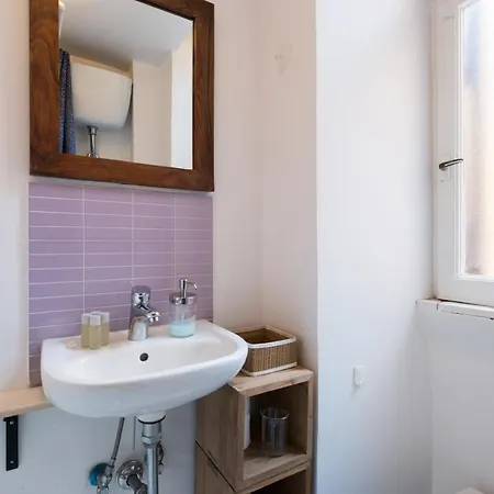 Lovely Studio Flat 2 Metro Stops From Colosseum Apartament